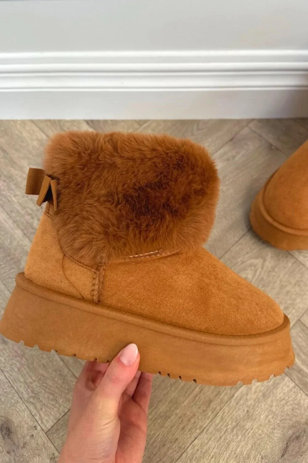 H.O.S Camel Faux Fur Lined Chunky Platform Bow Detailed Ankle Boots